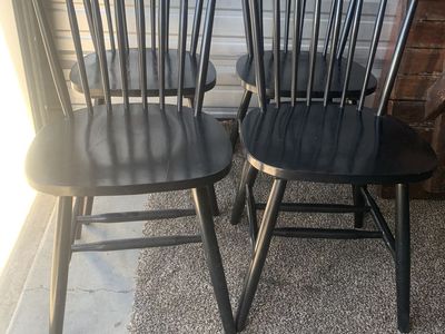 4 BEAUTIFUL BLACK WINDSOR FARM STYLE CHAIRS