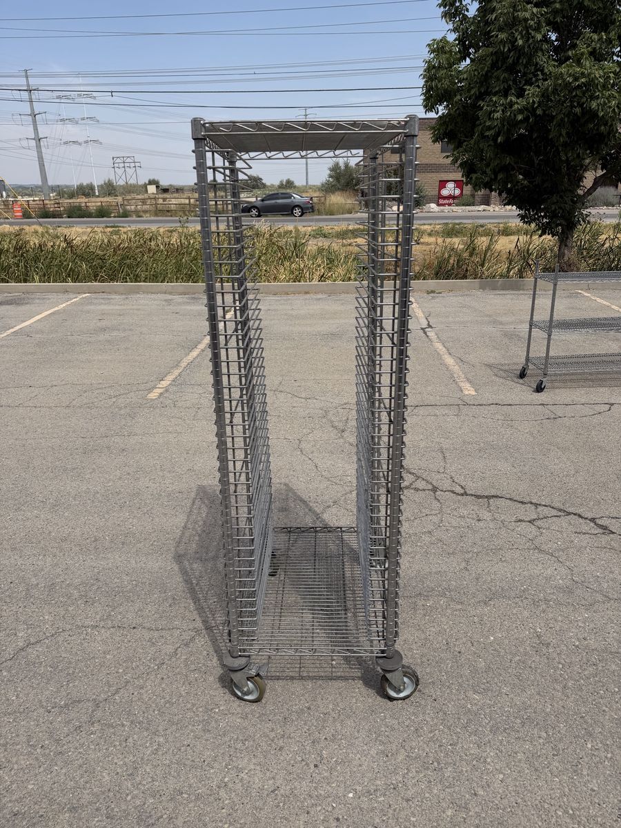 Commercial Bakery Tray/Sheet Pan Rack — 40 Slots, Rolling