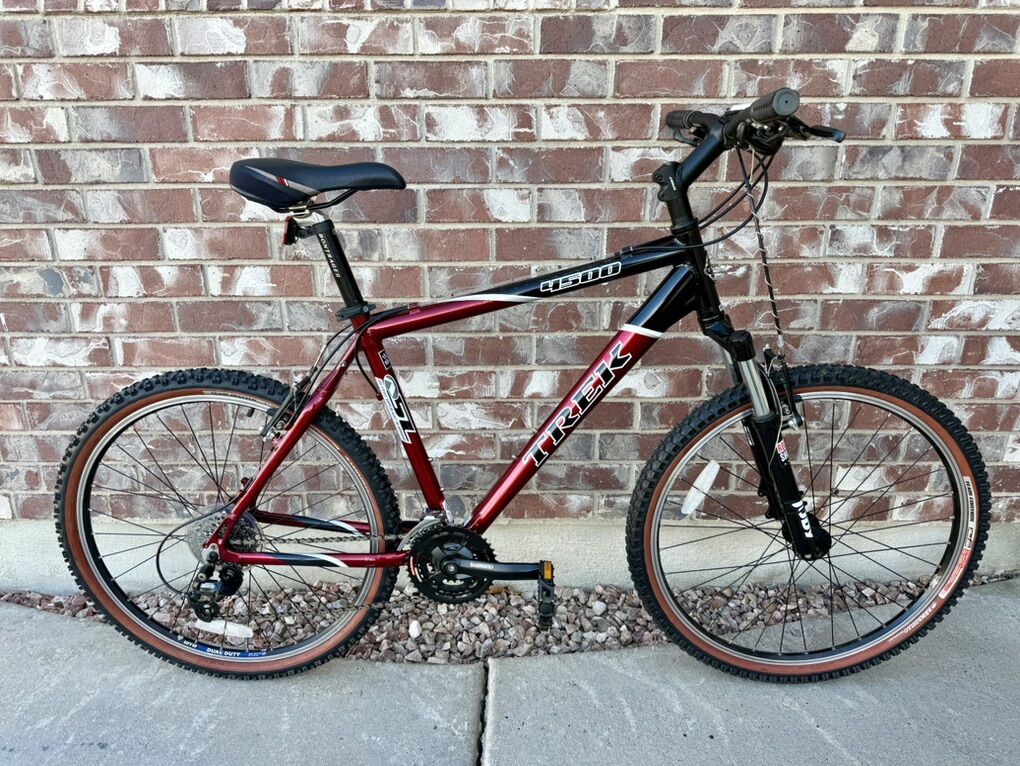 Large Trek 4500 Alpha SuperLight Mountain Bike