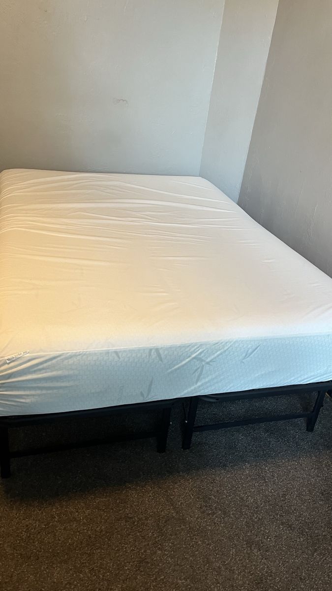 Full Size Memory Foam Mattress & Metal Bed Frame - Excellent Condition