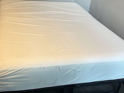 Full Size Memory Foam Mattress & Metal Bed Frame - Excellent Condition