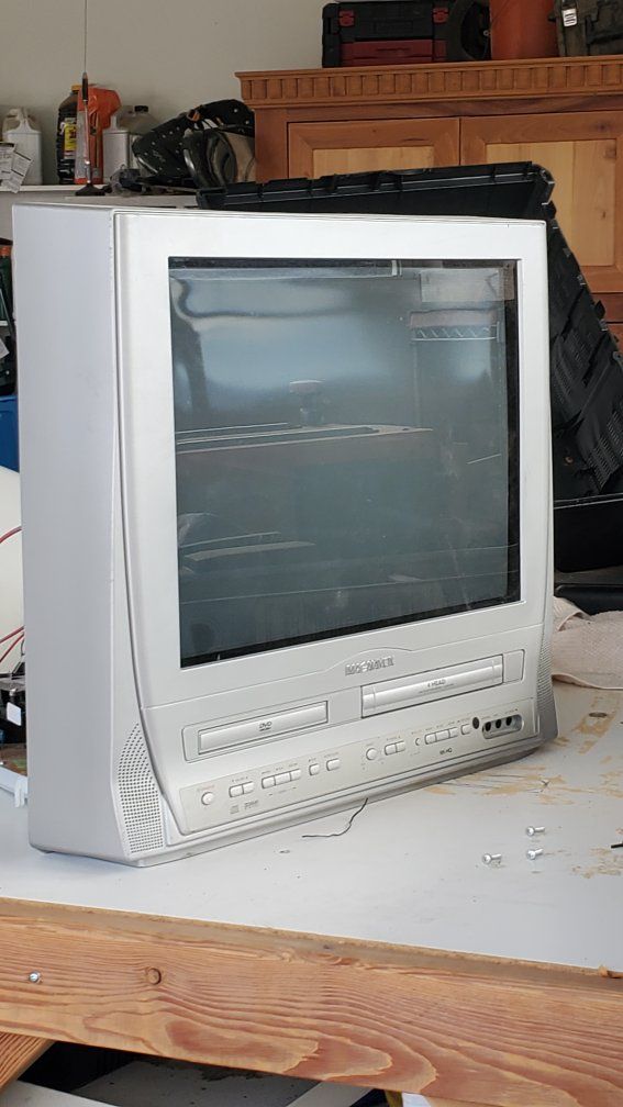 Magnavox TV/VCR/DVD crt tv box tv old tv