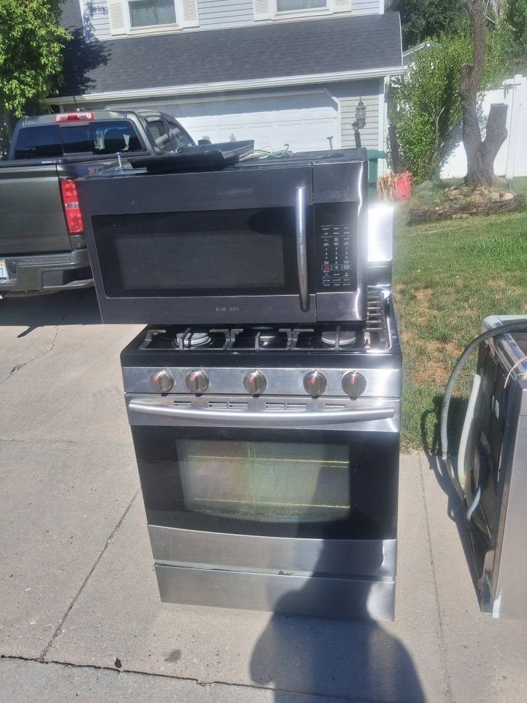 itle: 3-Piece Stainless Stee Appliance Suite - Gas Range Dishwasher, Microwave (Can Separate)