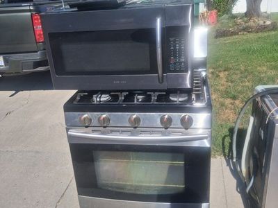 itle: 3-Piece Stainless Stee Appliance Suite - Gas Range Dishwasher, Microwave (Can Separate)