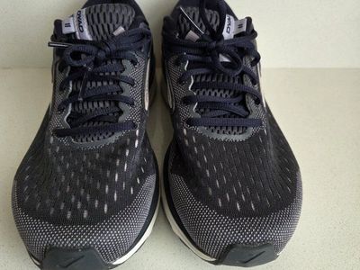 Brooks women running size 8.5
