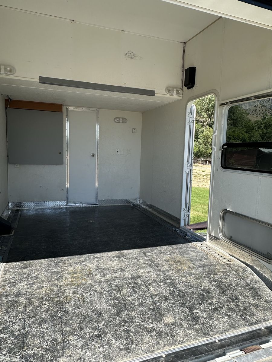 Main image 10