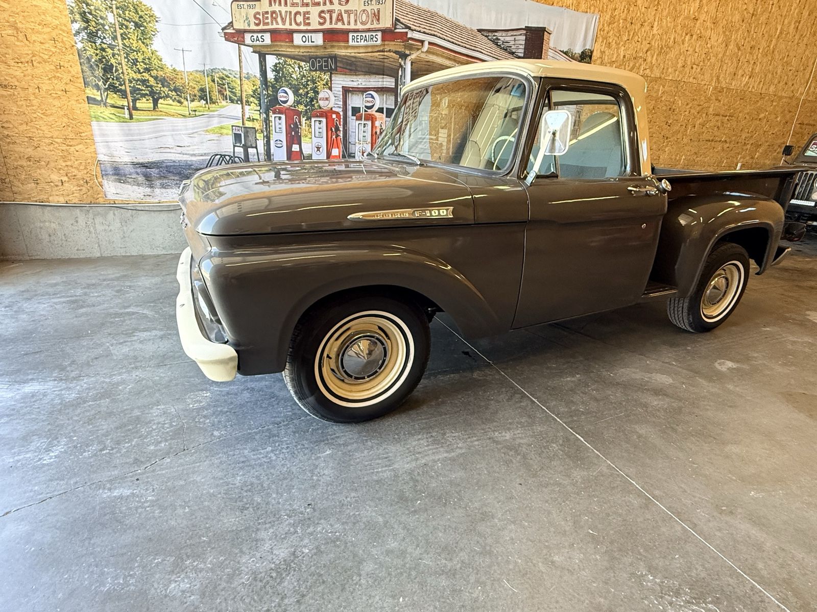 1965 Ford F-100 XLT
