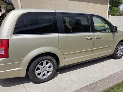 2010 CHRYSLER TOWN AND COUNTRY LX