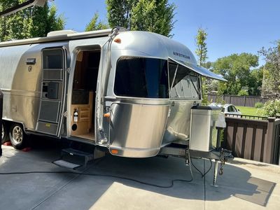 2012 Airstream Flying Cloud 25 RB