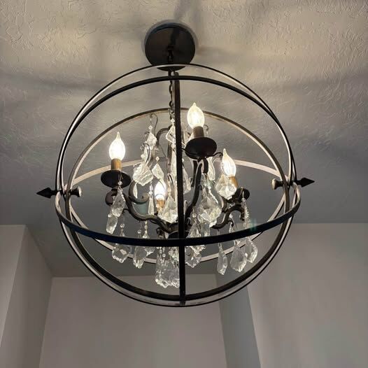 Troy Lighting 4 light Vintage Bronze Chandelier Ceiling Light $60 cash/venmo in Draper