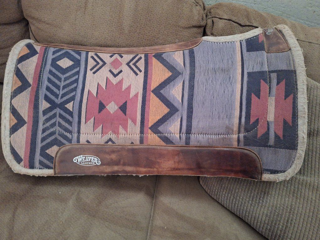Weaver Equine All-Purpose Contoured Wool Blend Felt Saddle Pad - Southwestern Pattern