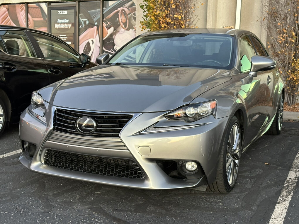 2016 Lexus IS 
