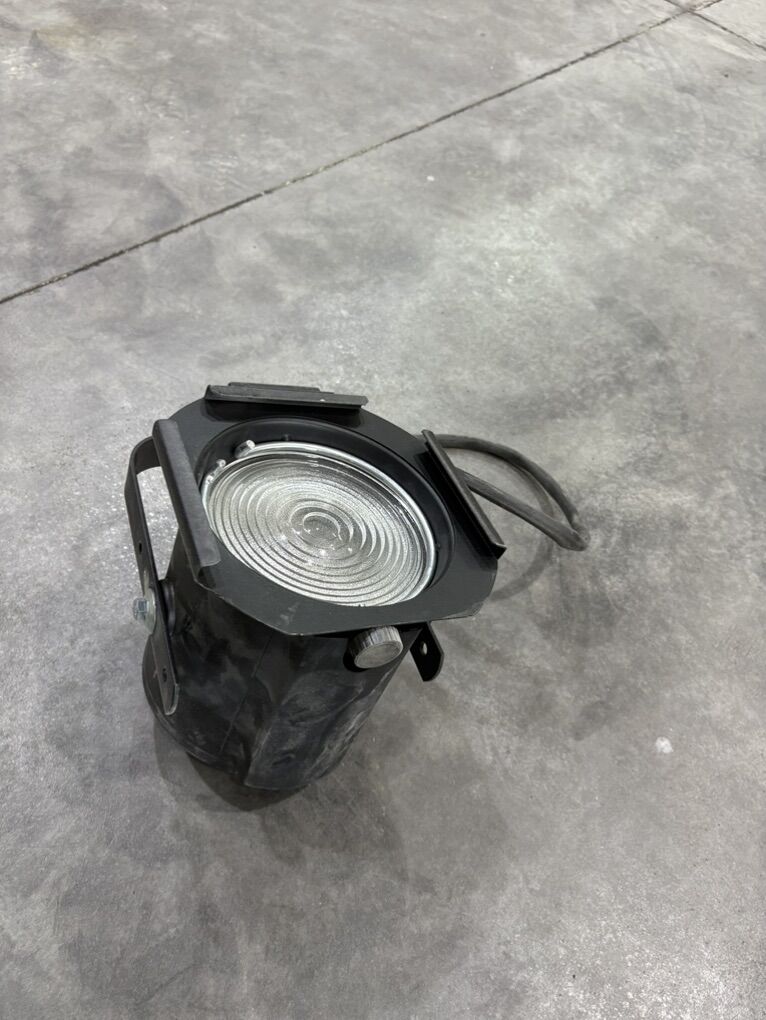 3 Halogen Staging Lights