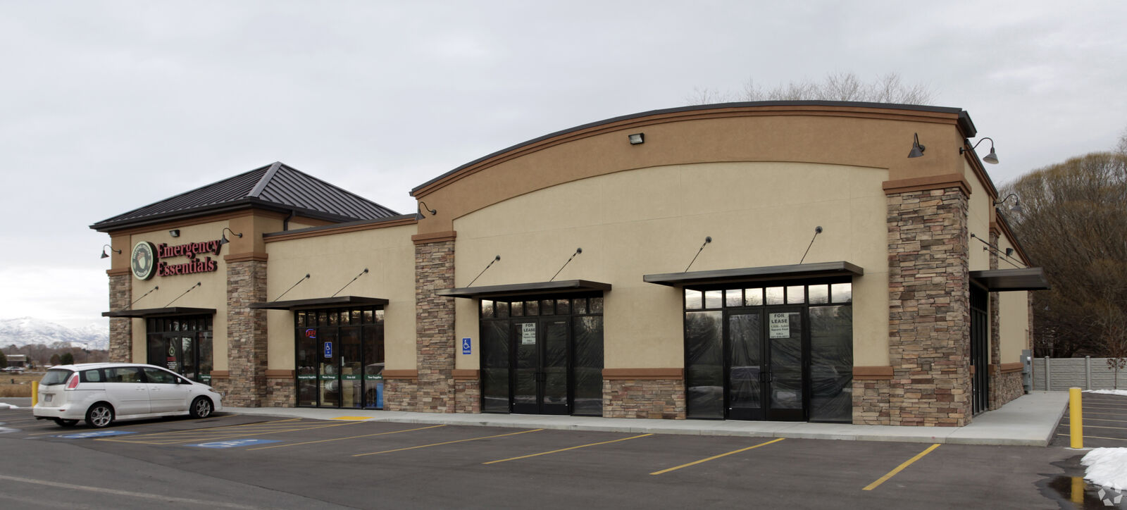 SOUTH JORDAN END CAP RETAIL FOR LEASE