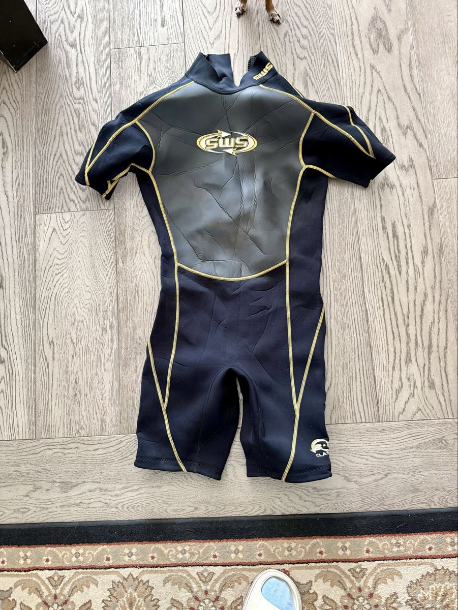 Men’s SWS Performance Shorty Wetsuit Black/Gold Size Large