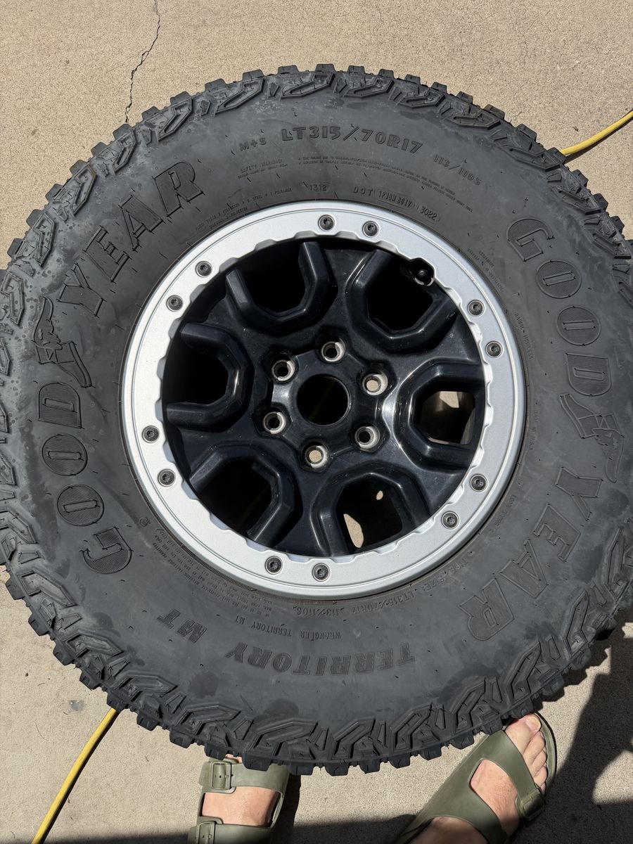 Set of 5 Ford Bronco Beadlock Ready Wheels with Goodyear LT315/70R17 Tires and TPMS