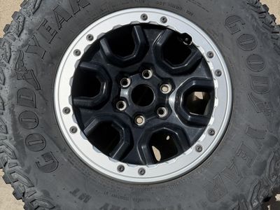 Set of 5 Ford Bronco Beadlock Ready Wheels with Goodyear LT315/70R17 Tires and TPMS