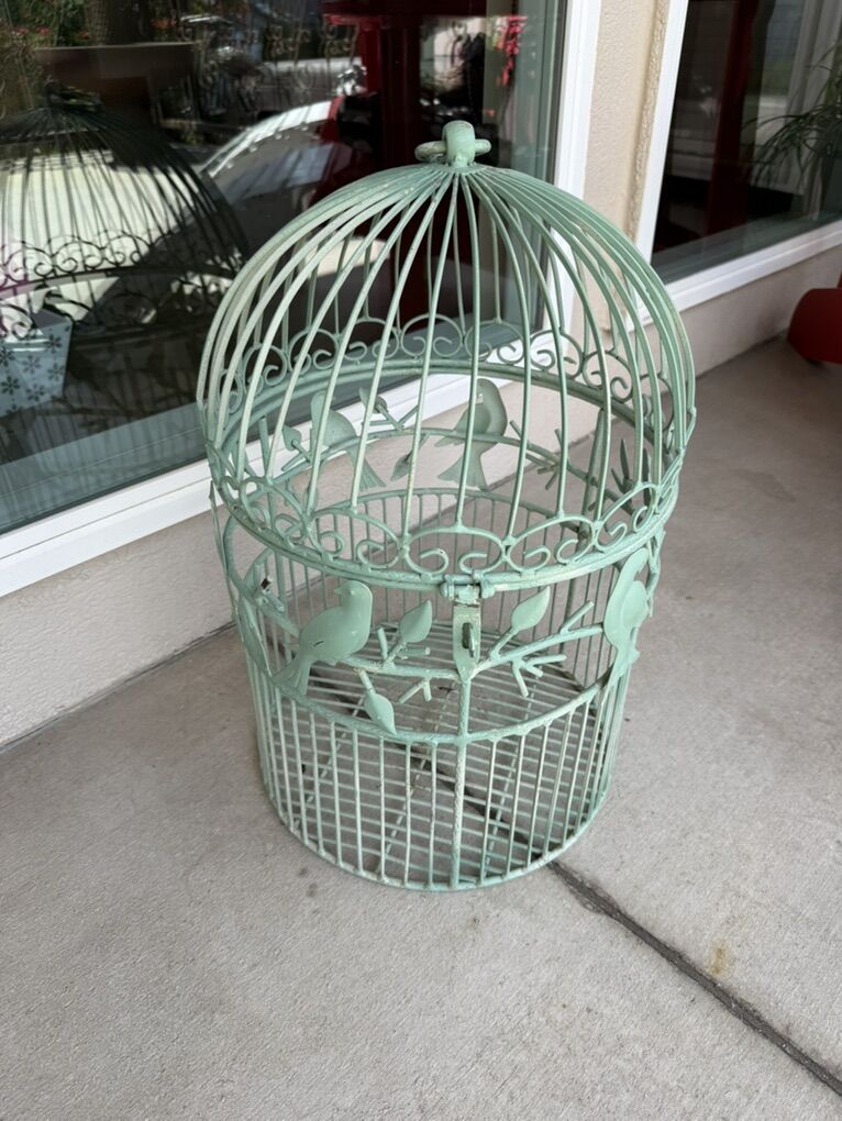 Large Wrought Iron Decoration Bird Cage Opens Up