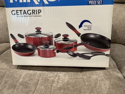 MIRRO GET-A-GRIP 10-Piece Red Nonstick Cookware Set with Silicone Handles & Glass Lids - New