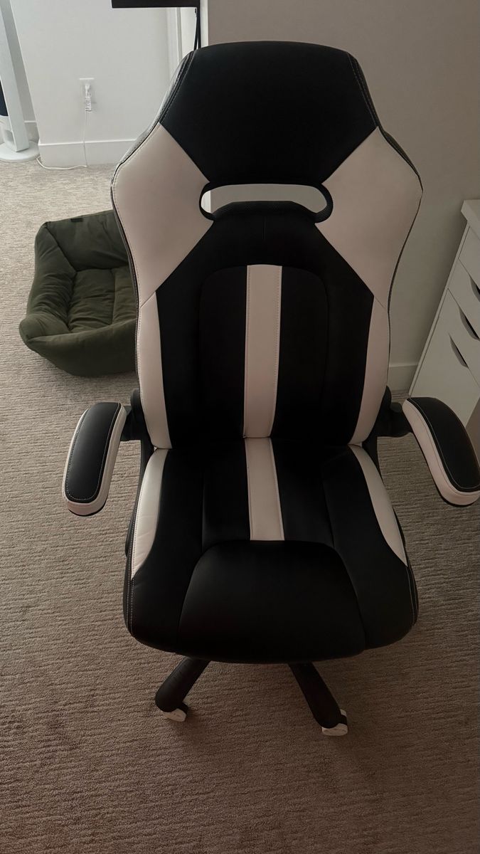 Gaming chair / office chair