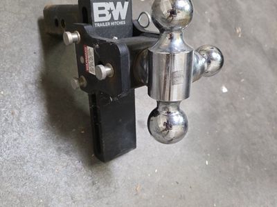 B&W Trailer Hitches Tow & Stow Adjustable Tri-Ball Hitch Mount