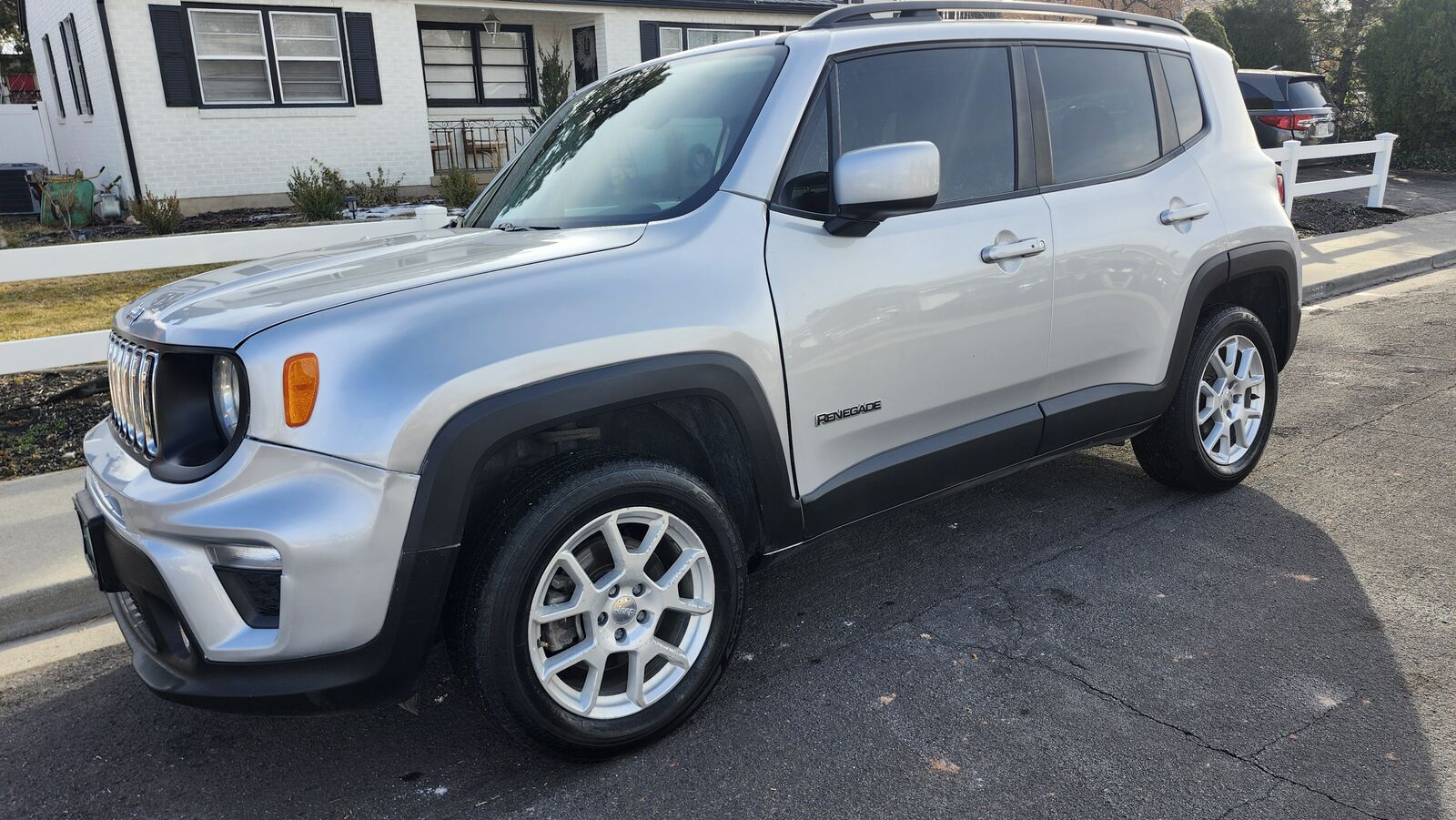 2019 JEEP RENEGADE Latitude