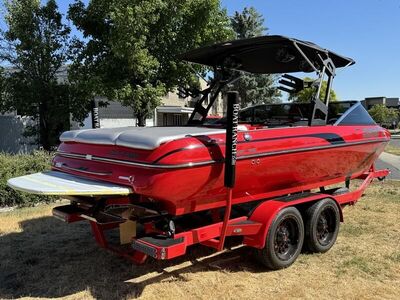 NEW 2024 Sanger 237SX SURF boat