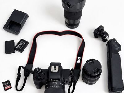 Canon EOS M50 mark II Mirrorless Camera Kit with 3 lenses and more