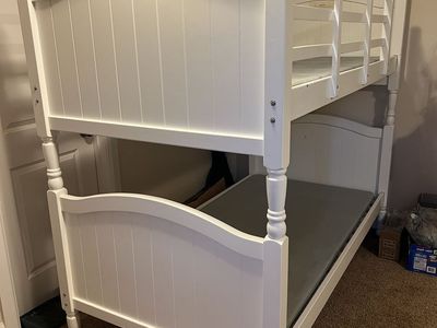 Bunkbed, mattress, zipper blanket.