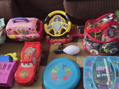 Lots of cute kids toys (see all pics)