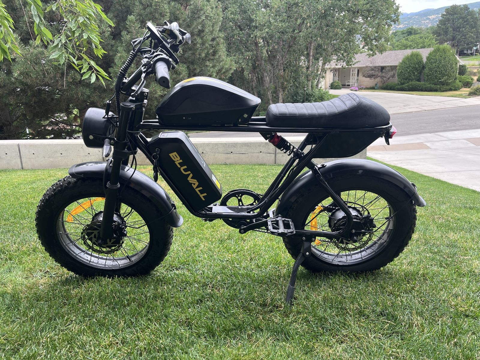 Bluvall K10 Electric Bike – Fully Assembled, Only 25 Miles, Ready to Ride