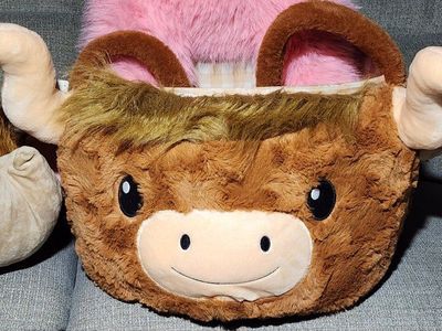 Brand New Jumbo Highland Cow Easter Basket