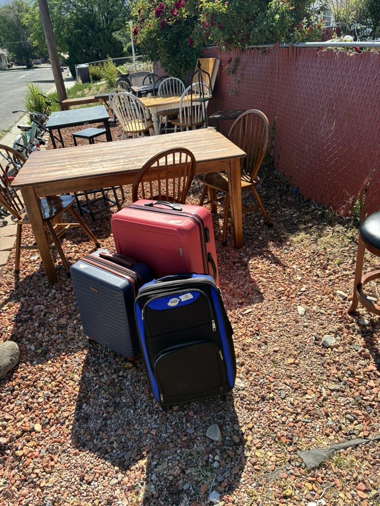 Yard sale 844 E 100 S Payson