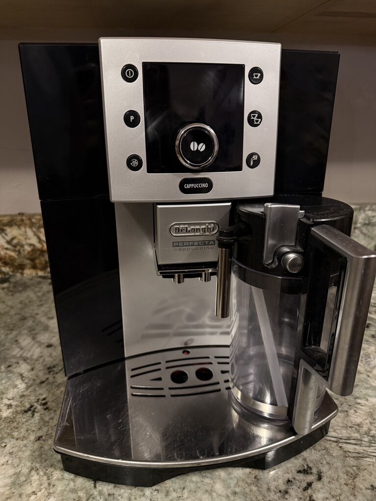 Delonghi ESAM5500B Super Automatic Espresso