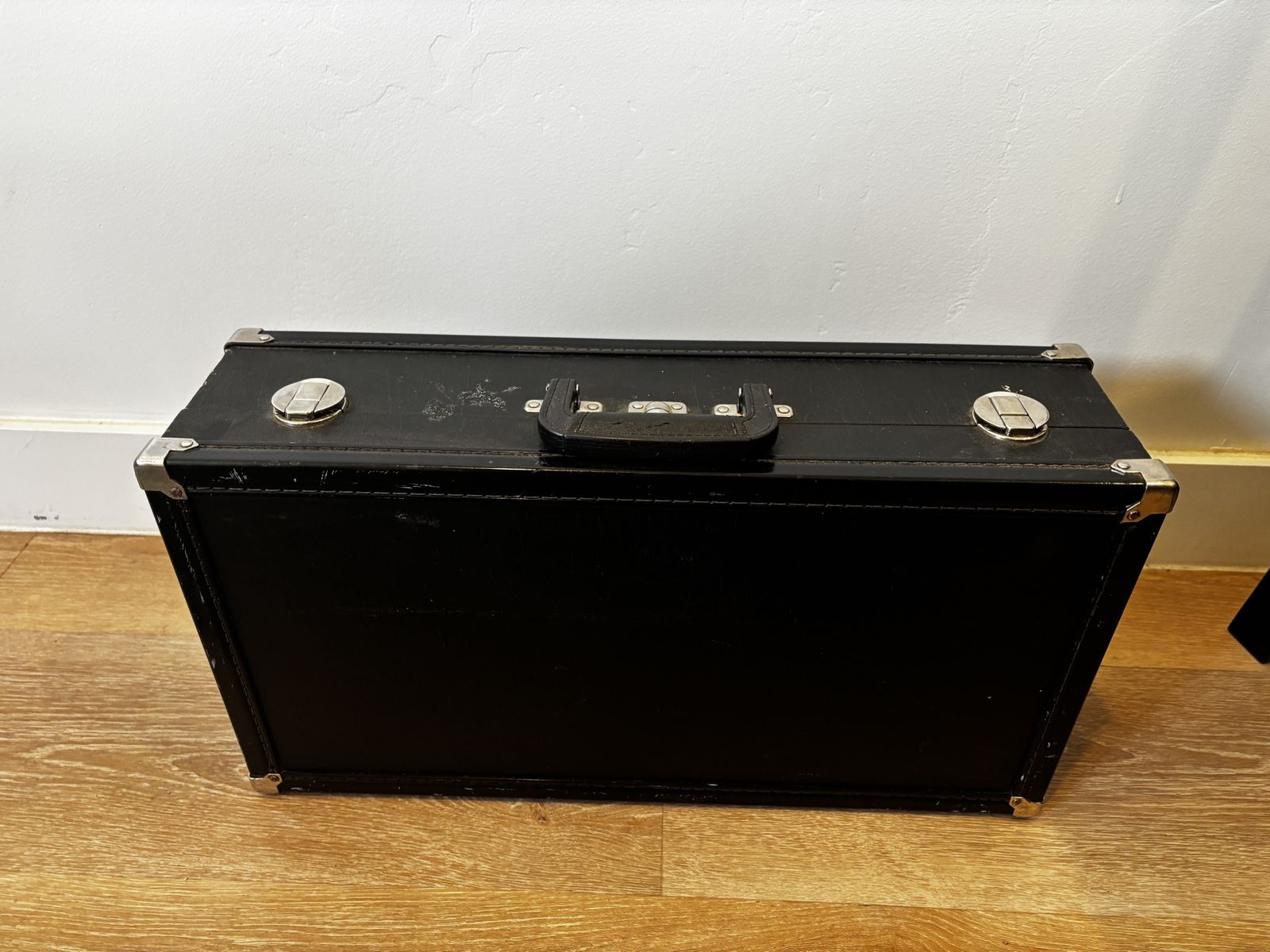 Main image 4