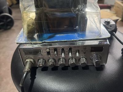 RadioShack TRC-447 40-Channel Mobile CB Radio Transceiver with Extra Speaker Antenna cable, power cord.