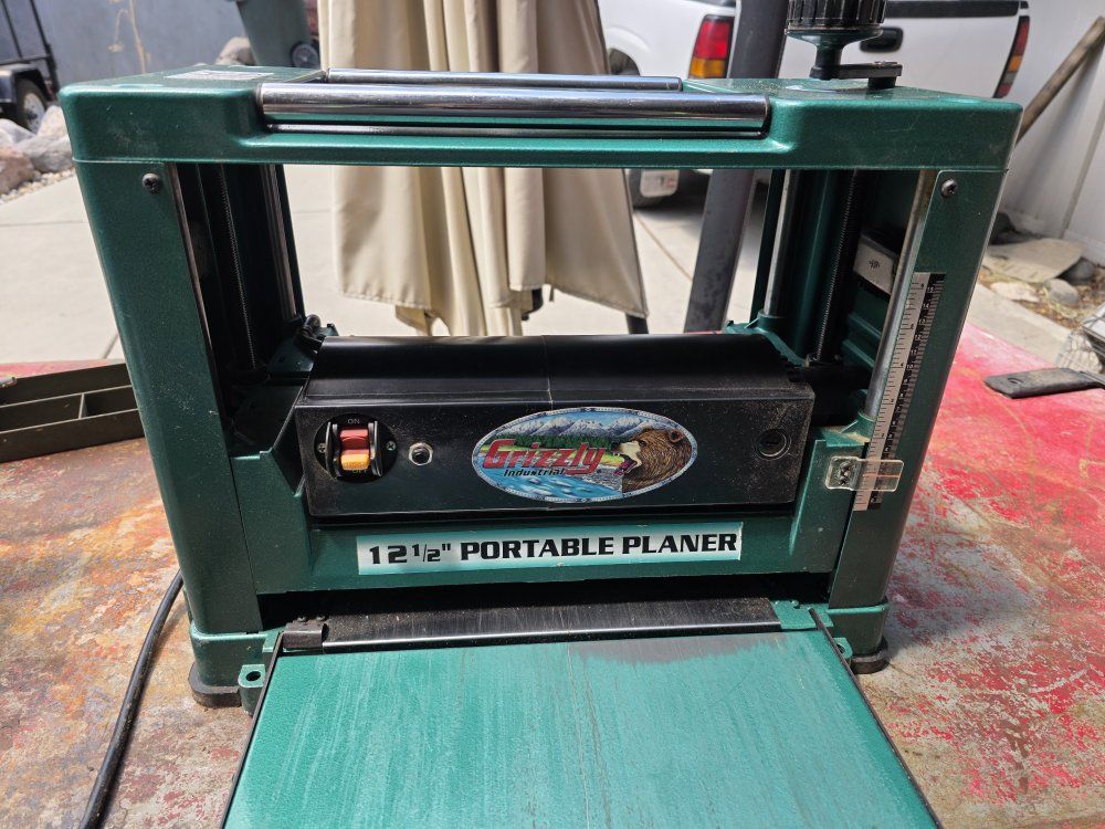 Grizzly Industrial G0505 12-1/2" Portable Benchtop Thickness Planer - 2 HP