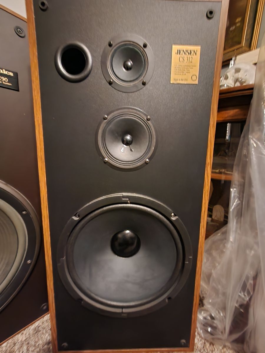Nice pair of Jensen CS 312 Speakers