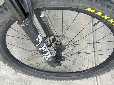 Specialized S4 - Carbon Fiber Mountain Bike, Pedals and water bottle cage - Included