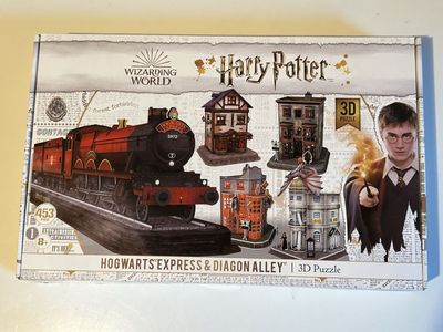NEW! Harry Potter Wizarding World Hogwarts Express & Diagon Alley 3D Puzzle 453 Pieces Ages 8+