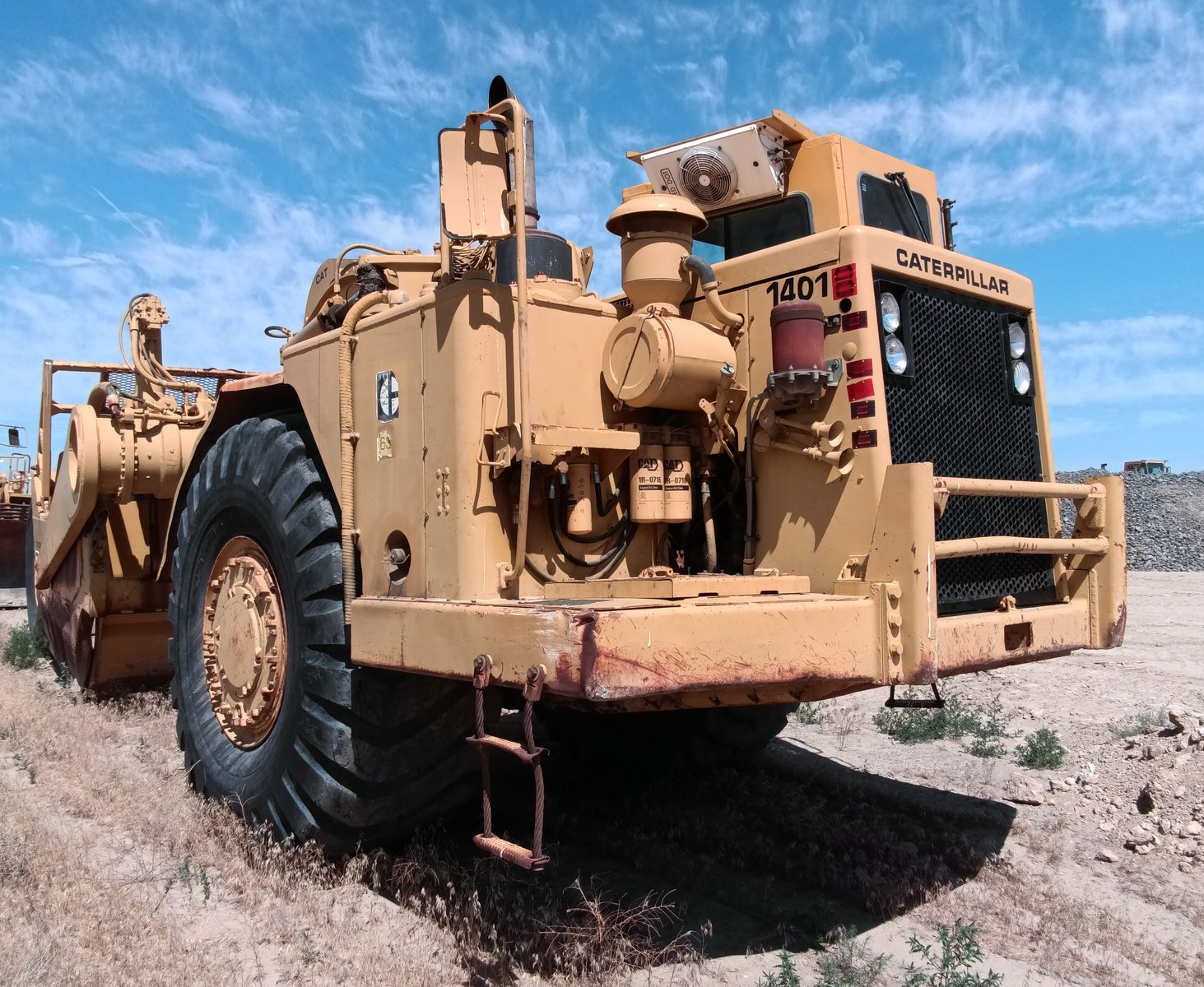 Motor scraper, caterpillar scraper