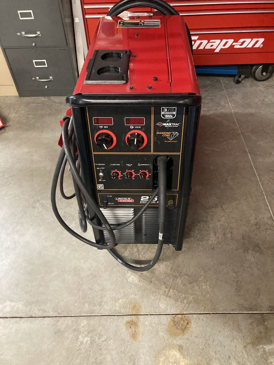 Lincoln Powermig 256 mig welder like new, Pkg ready to weld w/ cylinder