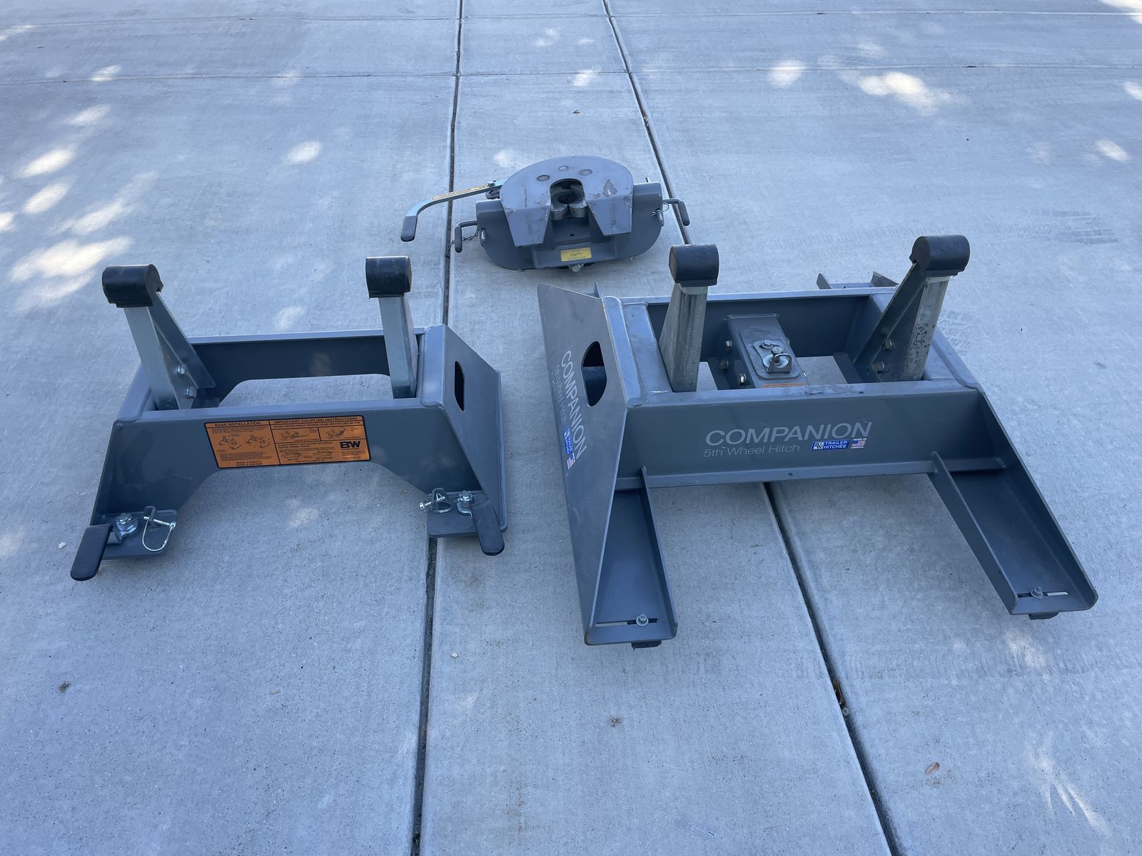 B&W Companion Fifth Wheel Hitch (Base for Ford & Chev Available)