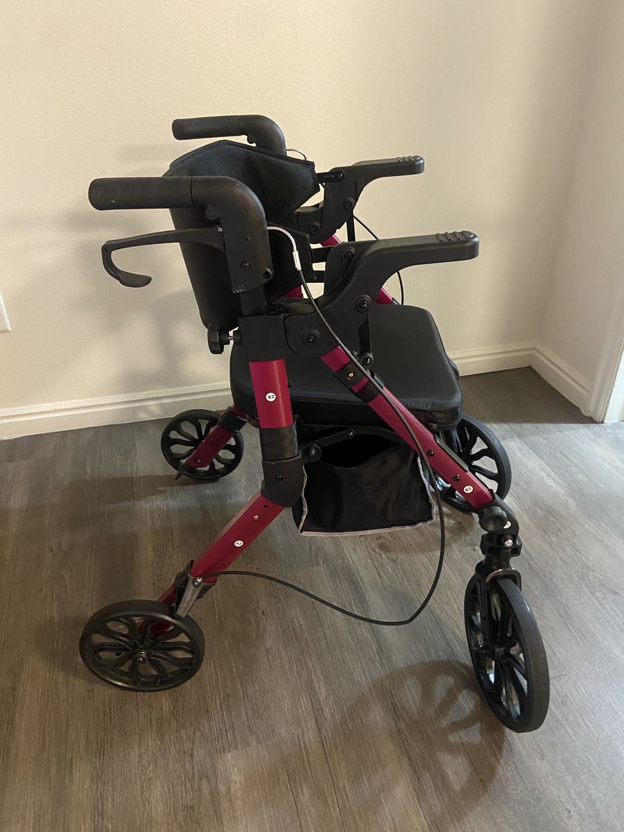 Rollator/ Wheel Chair