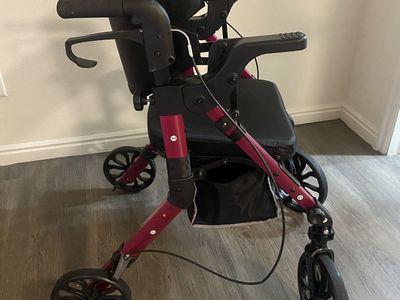 Rollator/ Wheel Chair