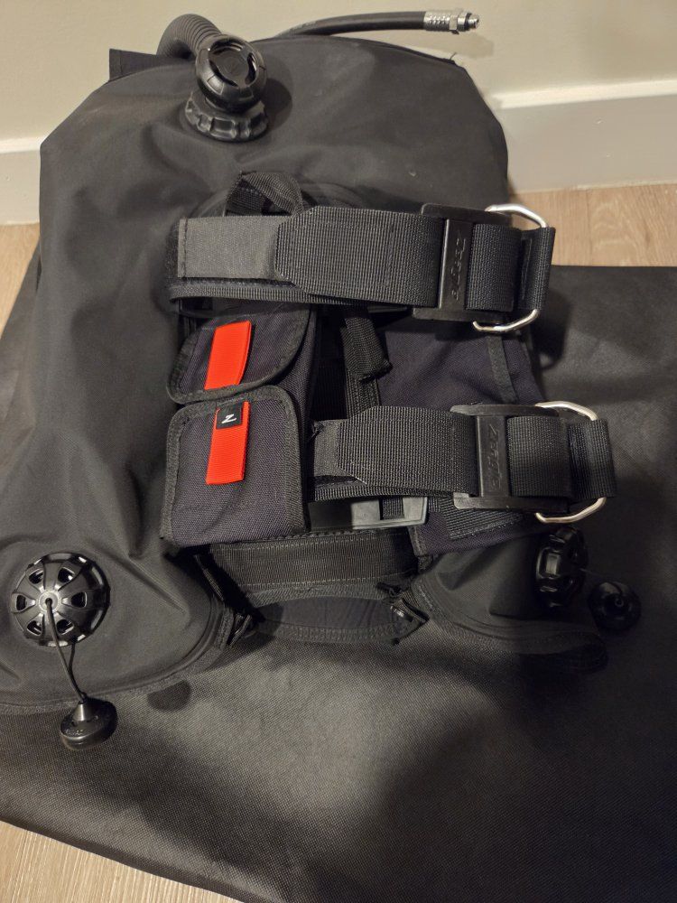 Main image 6