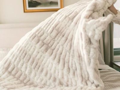 Minky Couture Hugs Cream Fawn Blanket, Sz Monster