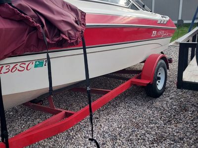 1990 larsen boat