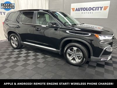 2023 Honda Pilot EX-L w/Rear Captain's Chairs