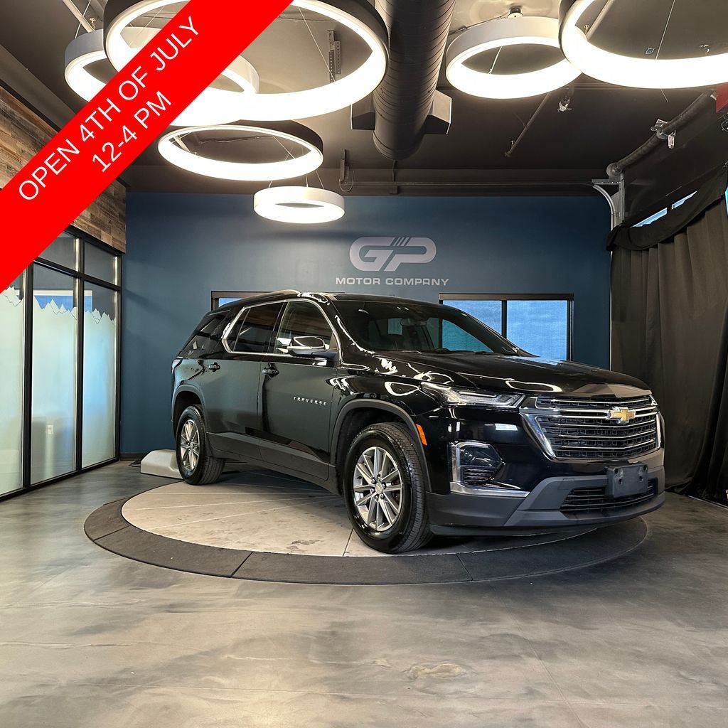 2023 Chevrolet Traverse LT Cloth